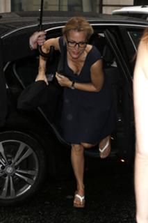 Gillian Anderson feet photo thumbnail