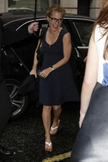 Gillian Anderson feet photo thumbnail
