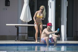 Heidi Montag feet photo thumbnail