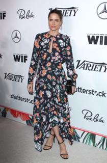 Amanda Peet feet photo thumbnail