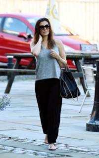 Kym Marsh feet photo thumbnail