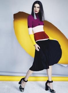 Kendall Jenner feet photo thumbnail