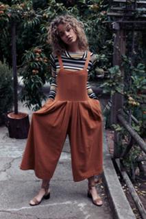 Jasmine Sanders feet photo thumbnail