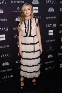 Peyton List feet photo thumbnail