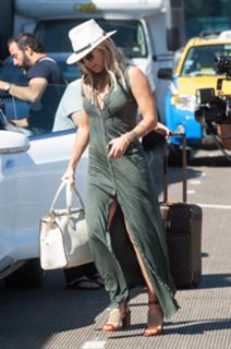 Kate Hudson feet photo thumbnail