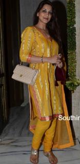 Sonali Bendre feet photo thumbnail