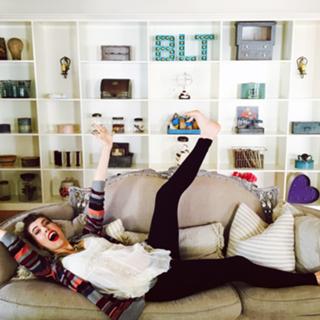 Brittani Taylor feet photo thumbnail