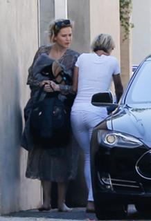 Jennifer Lawrence feet photo thumbnail