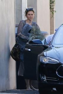 Jennifer Lawrence feet photo thumbnail