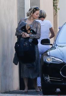 Jennifer Lawrence feet photo thumbnail