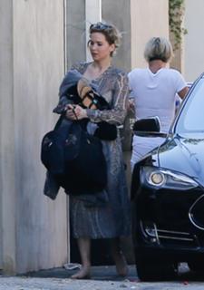Jennifer Lawrence feet photo thumbnail