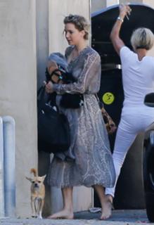 Jennifer Lawrence feet photo thumbnail