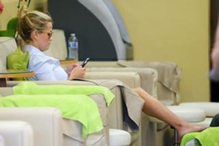 Reese Witherspoon feet photo thumbnail