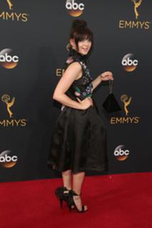 Maisie Williams feet photo thumbnail