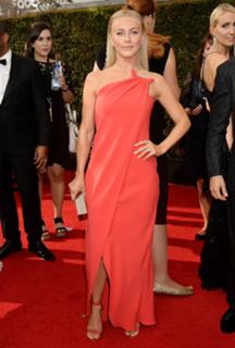 Julianne Hough feet photo thumbnail