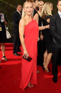 Julianne Hough feet photo thumbnail