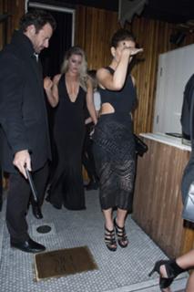 Kate Beckinsale feet photo thumbnail