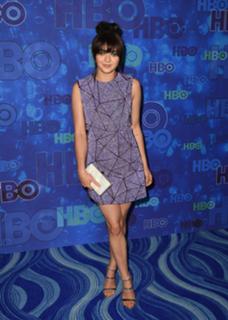 Maisie Williams feet photo thumbnail