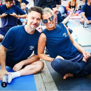 Adriane Galisteu feet photo thumbnail