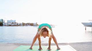 Kino MacGregor feet photo thumbnail