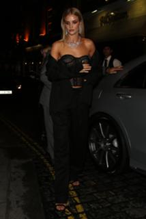 Rosie Huntington-Whiteley feet photo thumbnail