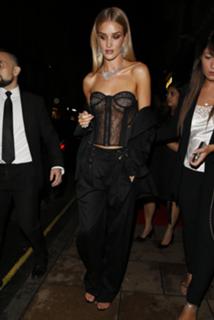 Rosie Huntington-Whiteley feet photo thumbnail