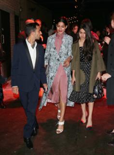 Freida Pinto feet photo thumbnail