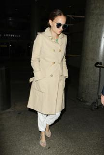 Natalie Portman feet photo thumbnail