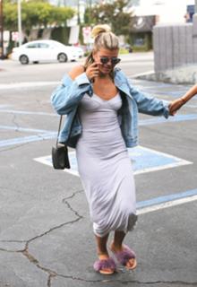 Sofia Richie feet photo thumbnail