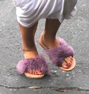 Sofia Richie feet photo thumbnail