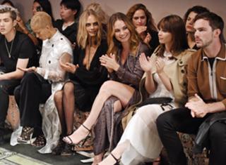 Lily James feet photo thumbnail