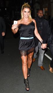 Katie Price feet photo thumbnail
