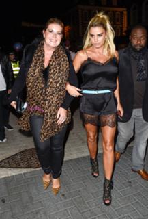 Katie Price feet photo thumbnail