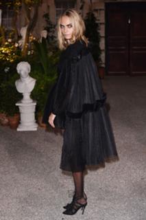 Cara Delevingne feet photo thumbnail