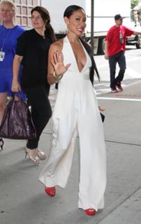 Jada Pinkett Smith feet photo thumbnail