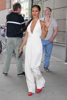 Jada Pinkett Smith feet photo thumbnail
