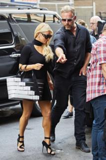 Jessica Simpson feet photo thumbnail