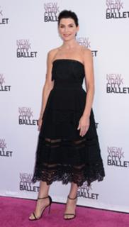 Julianna Margulies feet photo thumbnail
