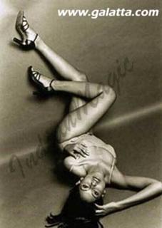 Bipasha Basu feet photo thumbnail