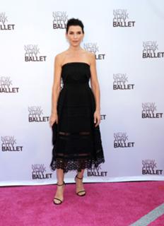 Julianna Margulies feet photo thumbnail