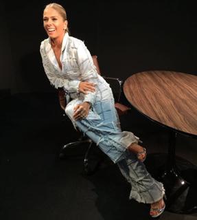 Adriane Galisteu feet photo thumbnail