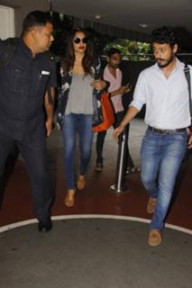 Bipasha Basu feet photo thumbnail