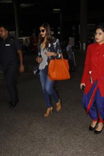Bipasha Basu feet photo thumbnail