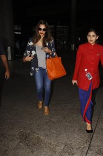 Bipasha Basu feet photo thumbnail