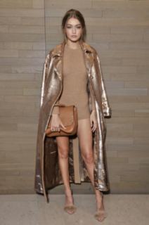 Gigi Hadid feet photo thumbnail