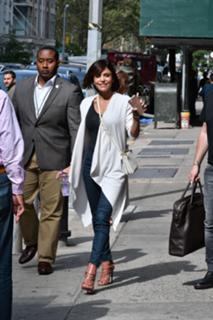 Bethenny Frankel feet photo thumbnail