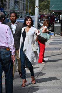 Bethenny Frankel feet photo thumbnail