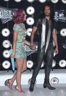 Katy Perry feet photo thumbnail