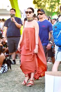 Katy Perry feet photo thumbnail