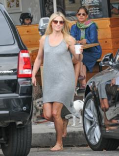 Ali Larter feet photo thumbnail